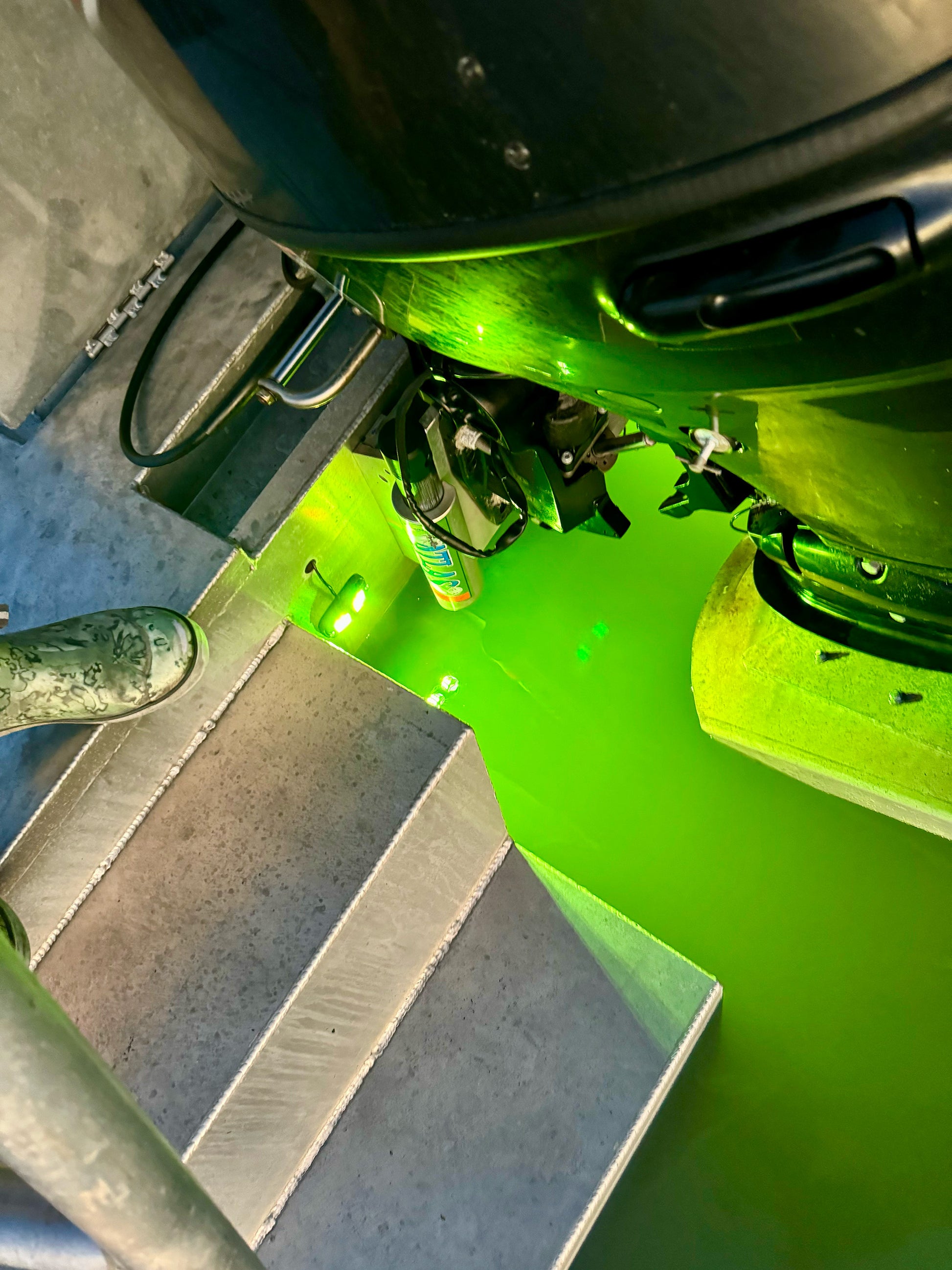 DURANAV Transom Boat Underwater Rock Lights